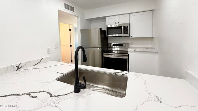 2739 E TAMARISK Avenue 1, Phoenix, AZ 85040