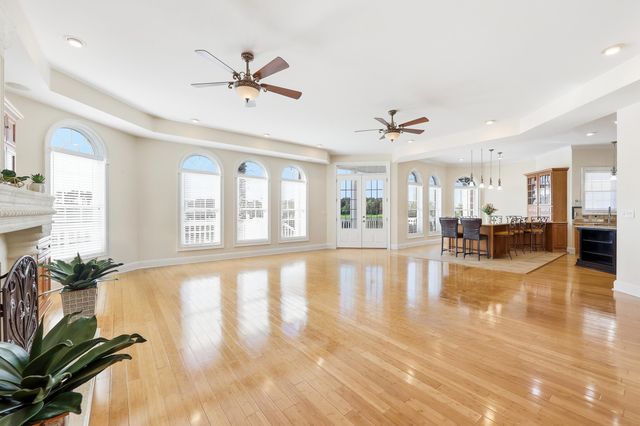 816 Waterton Ave., Myrtle Beach, SC 29579