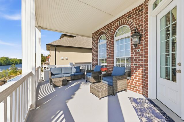 816 Waterton Ave., Myrtle Beach, SC 29579