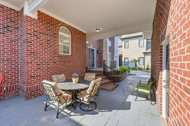 816 Waterton Ave., Myrtle Beach, SC 29579