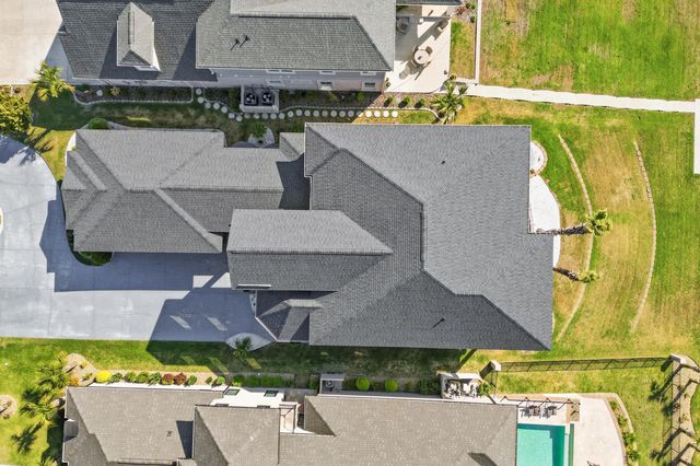 816 Waterton Ave., Myrtle Beach, SC 29579