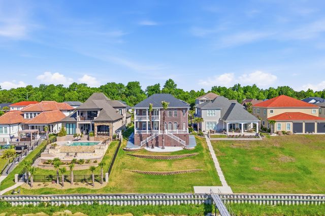 816 Waterton Ave., Myrtle Beach, SC 29579