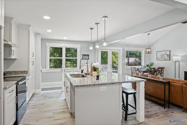 214 10th Avenue NE, Arab, AL 35016