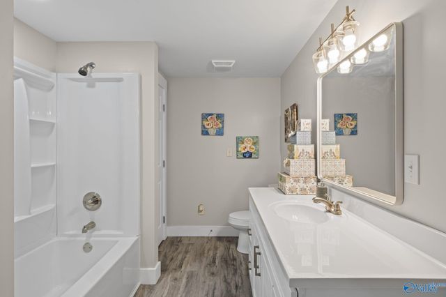 214 10th Avenue NE, Arab, AL 35016