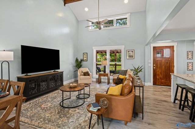 214 10th Avenue NE, Arab, AL 35016