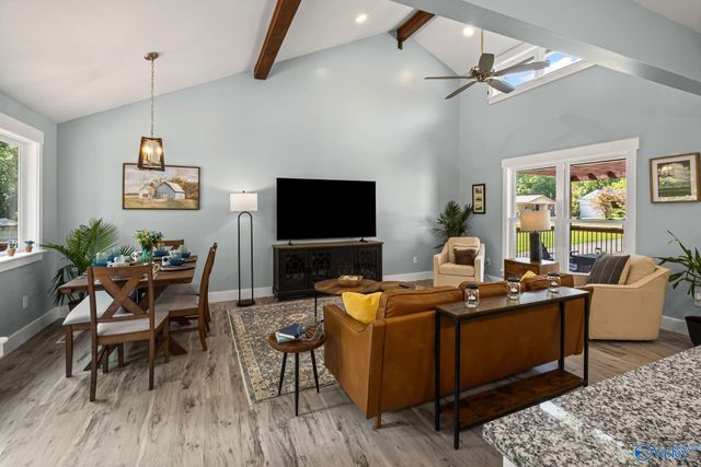 214 10th Avenue NE, Arab, AL 35016