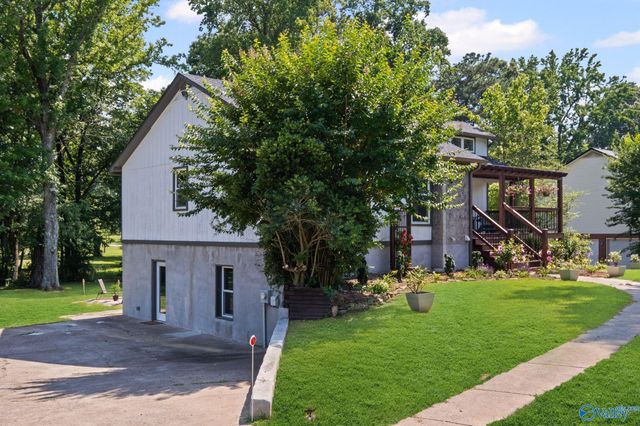 214 10th Avenue NE, Arab, AL 35016