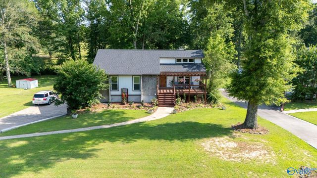 214 10th Avenue NE, Arab, AL 35016