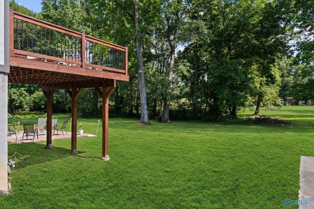 214 10th Avenue NE, Arab, AL 35016