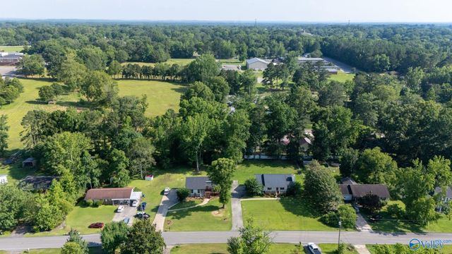 214 10th Avenue NE, Arab, AL 35016