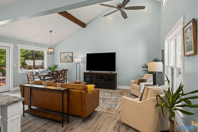 214 10th Avenue NE, Arab, AL 35016