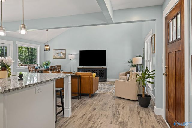 214 10th Avenue NE, Arab, AL 35016