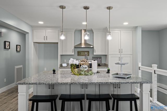 214 10th Avenue NE, Arab, AL 35016