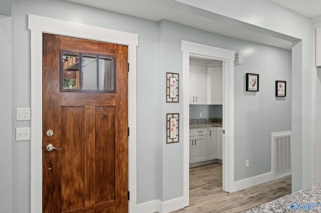 214 10th Avenue NE, Arab, AL 35016