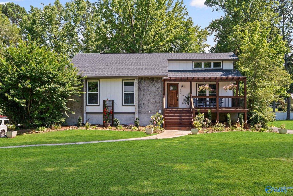 214 10th Avenue NE, Arab, AL 35016