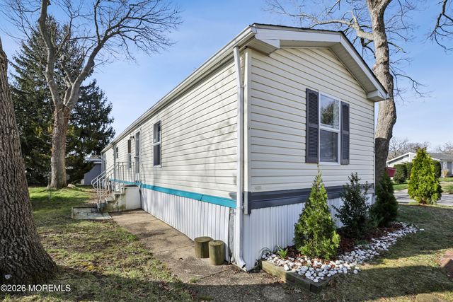 73 Camino Rio, Toms River, NJ 08755