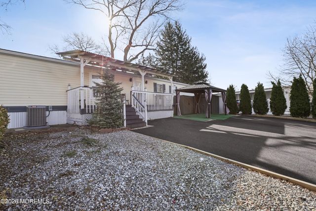 73 Camino Rio, Toms River, NJ 08755