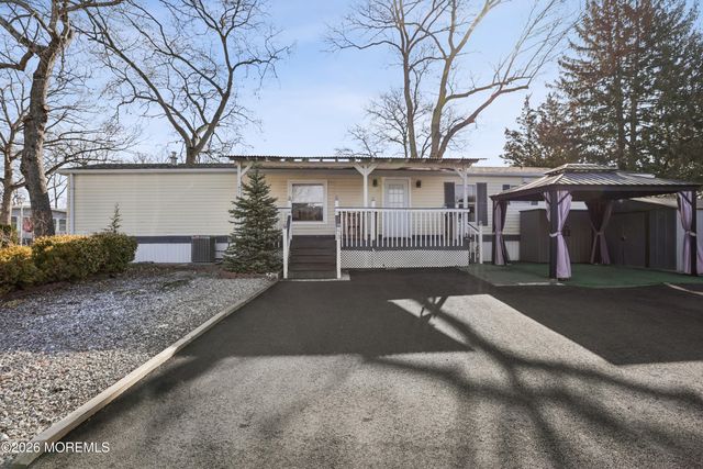 73 Camino Rio, Toms River, NJ 08755