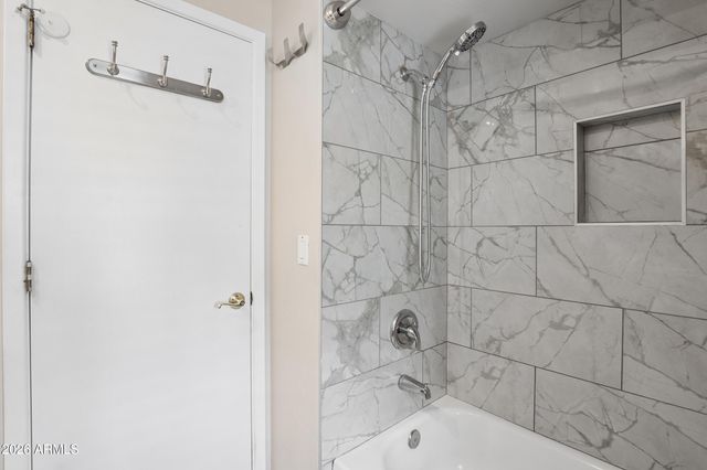 8621 S 51ST Street 3, Phoenix, AZ 85044