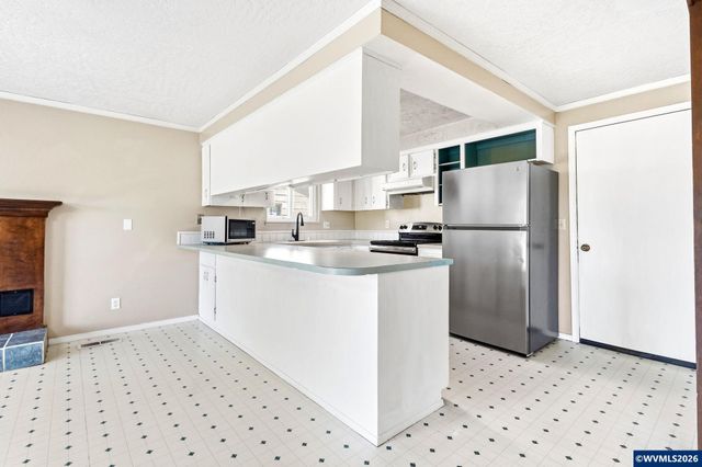 2396 Lafayette St SE, Albany, OR 97322