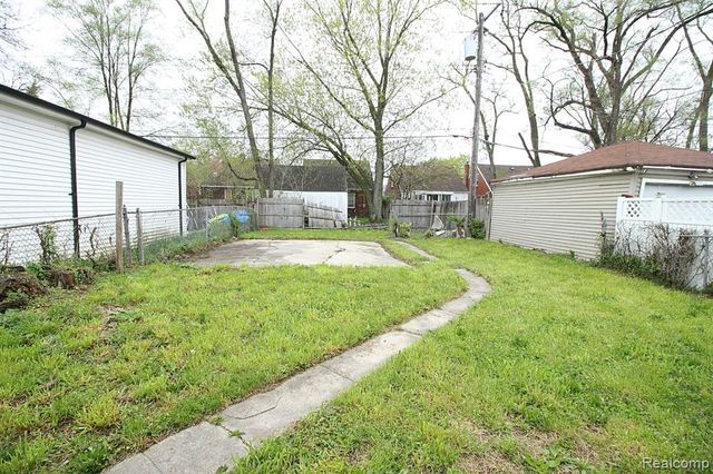 16873 Mansfield Street, Detroit, MI 48235