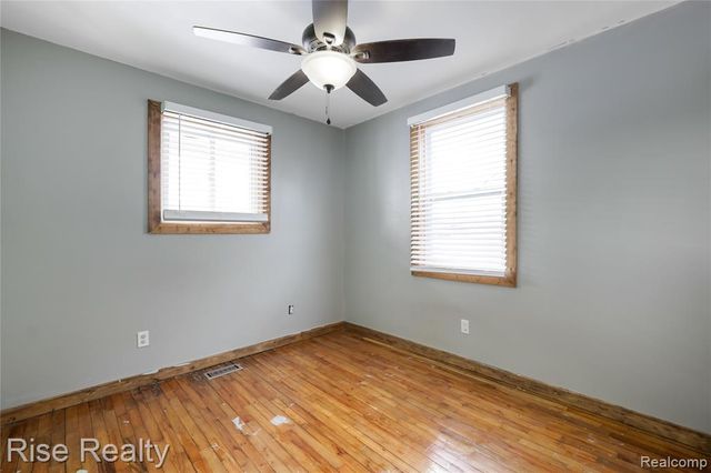 1483 Carman Street, Burton, MI 48529