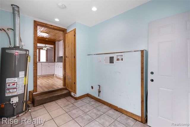 1483 Carman Street, Burton, MI 48529