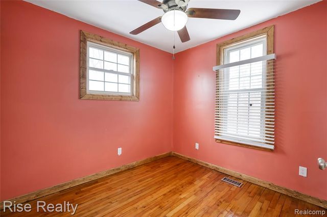 1483 Carman Street, Burton, MI 48529