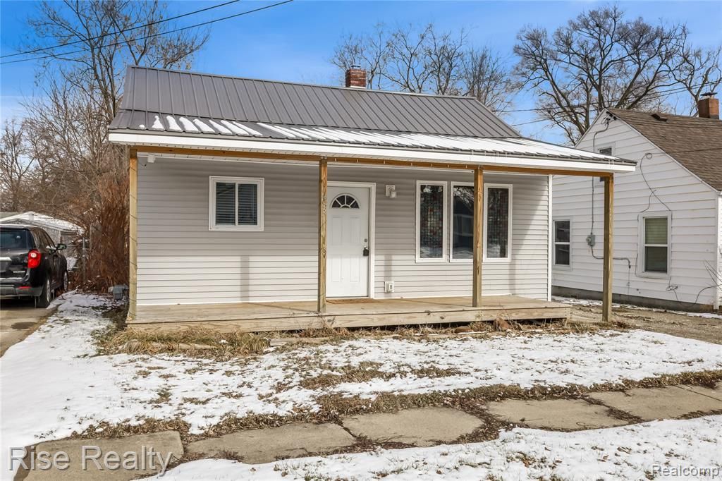 1483 Carman Street, Burton, MI 48529