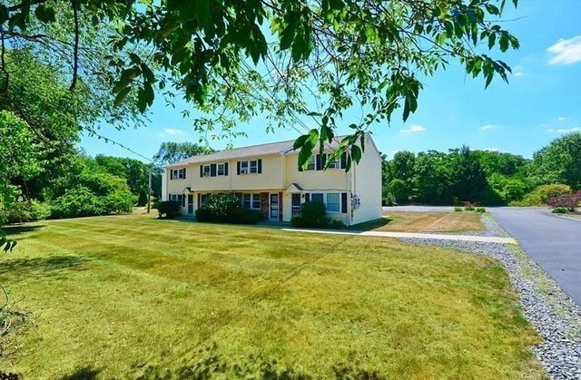 4 George St 3, Plainville, MA 02762