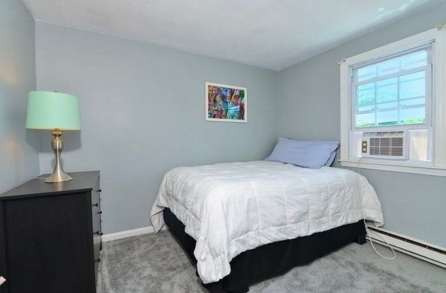 4 George St 3, Plainville, MA 02762