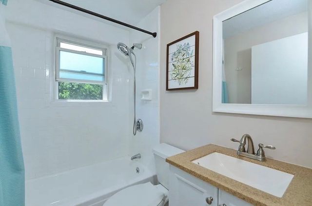4 George St 3, Plainville, MA 02762
