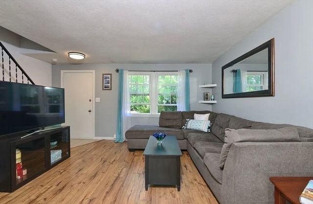 4 George St 3, Plainville, MA 02762