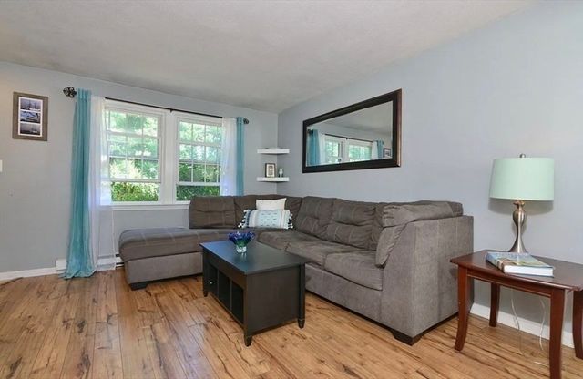 4 George St 3, Plainville, MA 02762