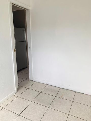 555 SW 16TH Avenue 15, Miami, FL 33135
