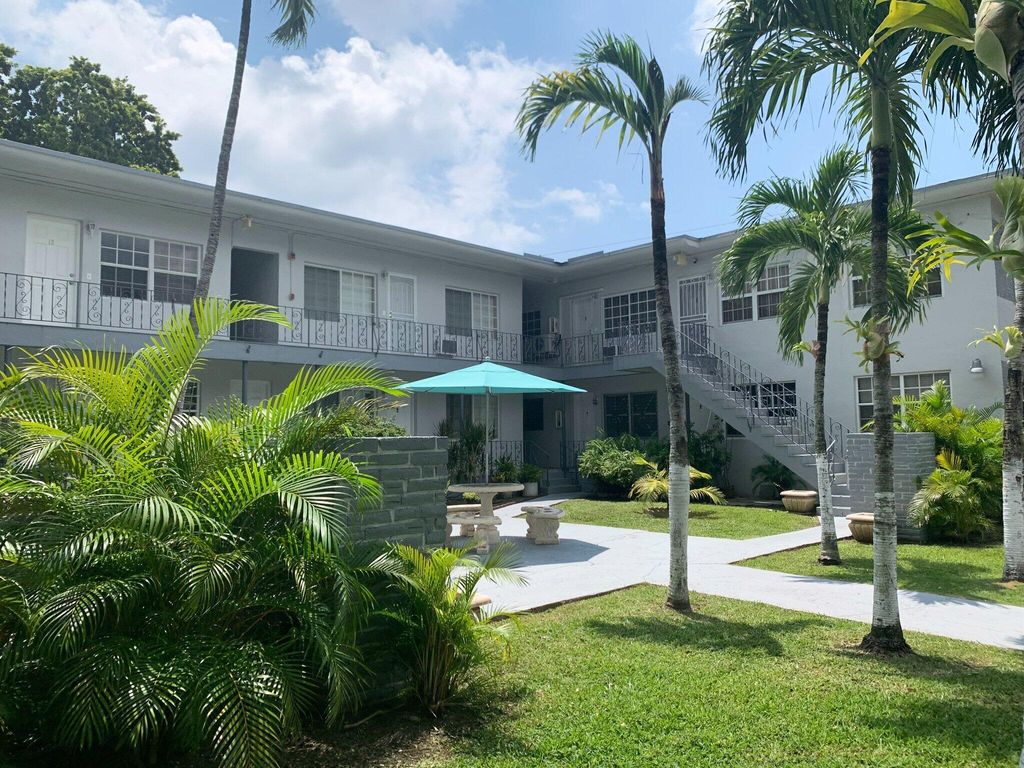 555 SW 16TH Avenue 15, Miami, FL 33135