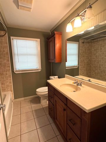 1612 Maple St, Morgan City, LA 70380