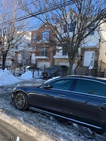 194 S 8Th St, Newark City, NJ 07103