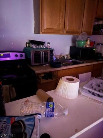 194 S 8Th St, Newark City, NJ 07103