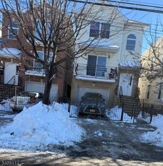 194 S 8Th St, Newark City, NJ 07103