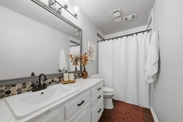 9318 Spindlewood Drive, Houston, TX 77083