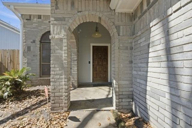 9318 Spindlewood Drive, Houston, TX 77083