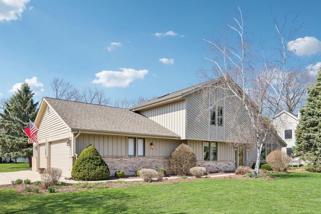6241 S Whitnall WAY, Hales Corners, WI 53130