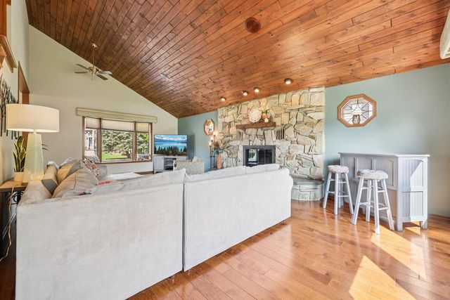 6241 S Whitnall WAY, Hales Corners, WI 53130