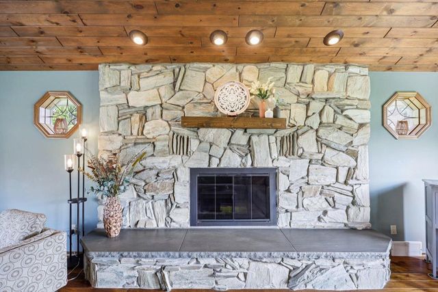 6241 S Whitnall WAY, Hales Corners, WI 53130