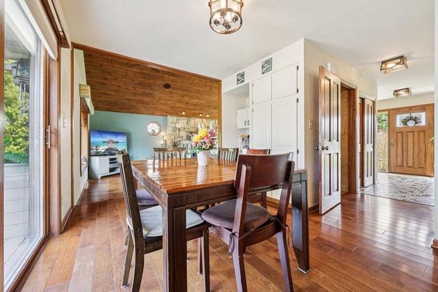 6241 S Whitnall WAY, Hales Corners, WI 53130