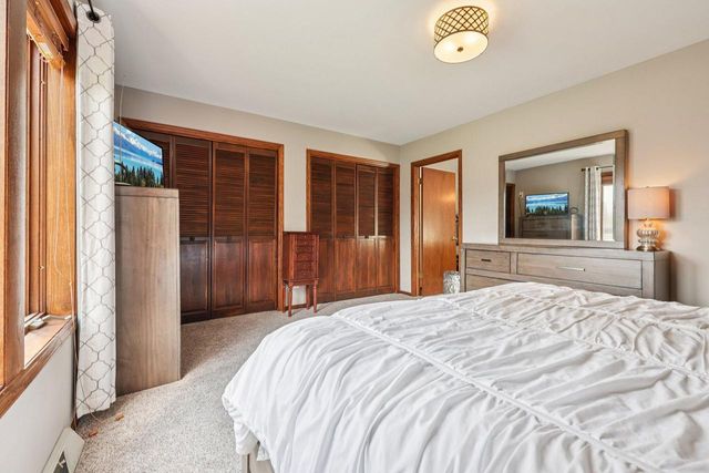 6241 S Whitnall WAY, Hales Corners, WI 53130