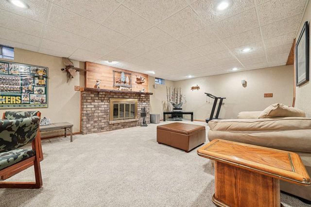 6241 S Whitnall WAY, Hales Corners, WI 53130