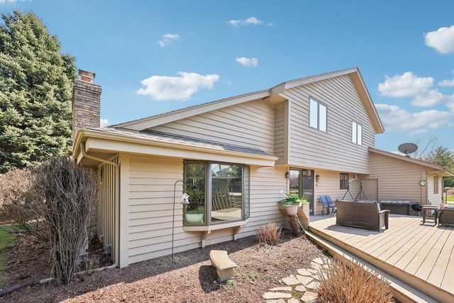 6241 S Whitnall WAY, Hales Corners, WI 53130