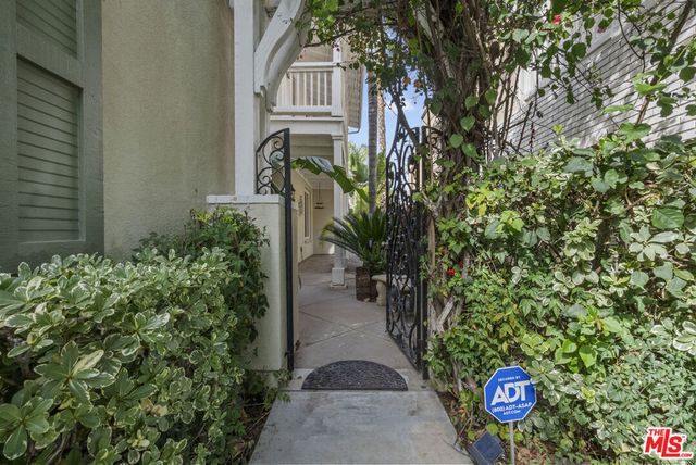 26809 Brookhollow Drive, Valencia, CA 91355